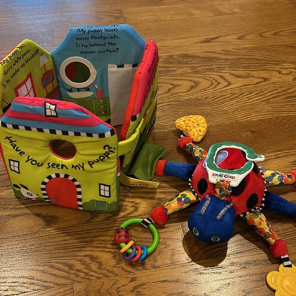 Melissa & Doug Book and Eric Carle Bug Toy - Picture 3 of 11